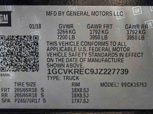 Used 2018 Chevrolet Silverado 1500 LT w/ Midnight Edition image 29