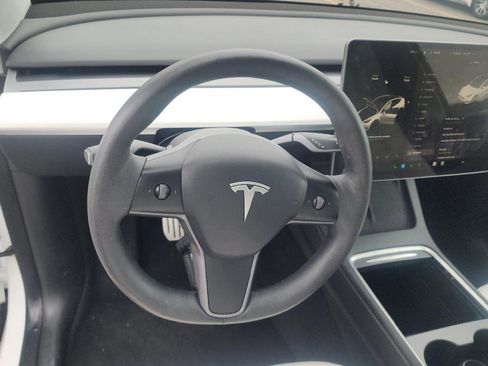 Used 2023 Tesla Model Y Performance image 8