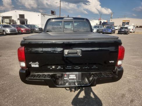 Used 2022 Toyota Tacoma SR AWD/4WD image 4