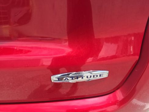 Used 2018 Jeep Compass Latitude FWD image 6