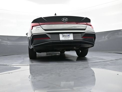 Certified 2024 Hyundai Elantra SEL w/ Convenience Package FWD image 31