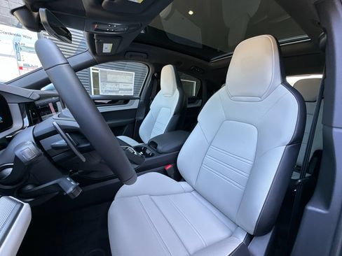 New 2026 Porsche Cayenne Coupe AWD/4WD image 5