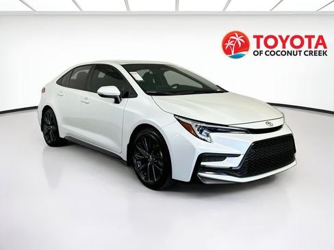 Used 2025 Toyota Corolla SE FWD image 1