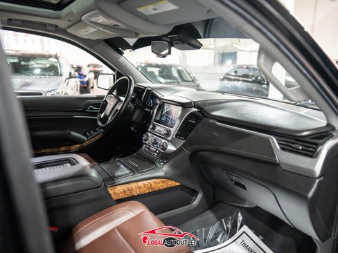 Used 2019 Chevrolet Suburban Premier w/ Premier Plus Edition image 15