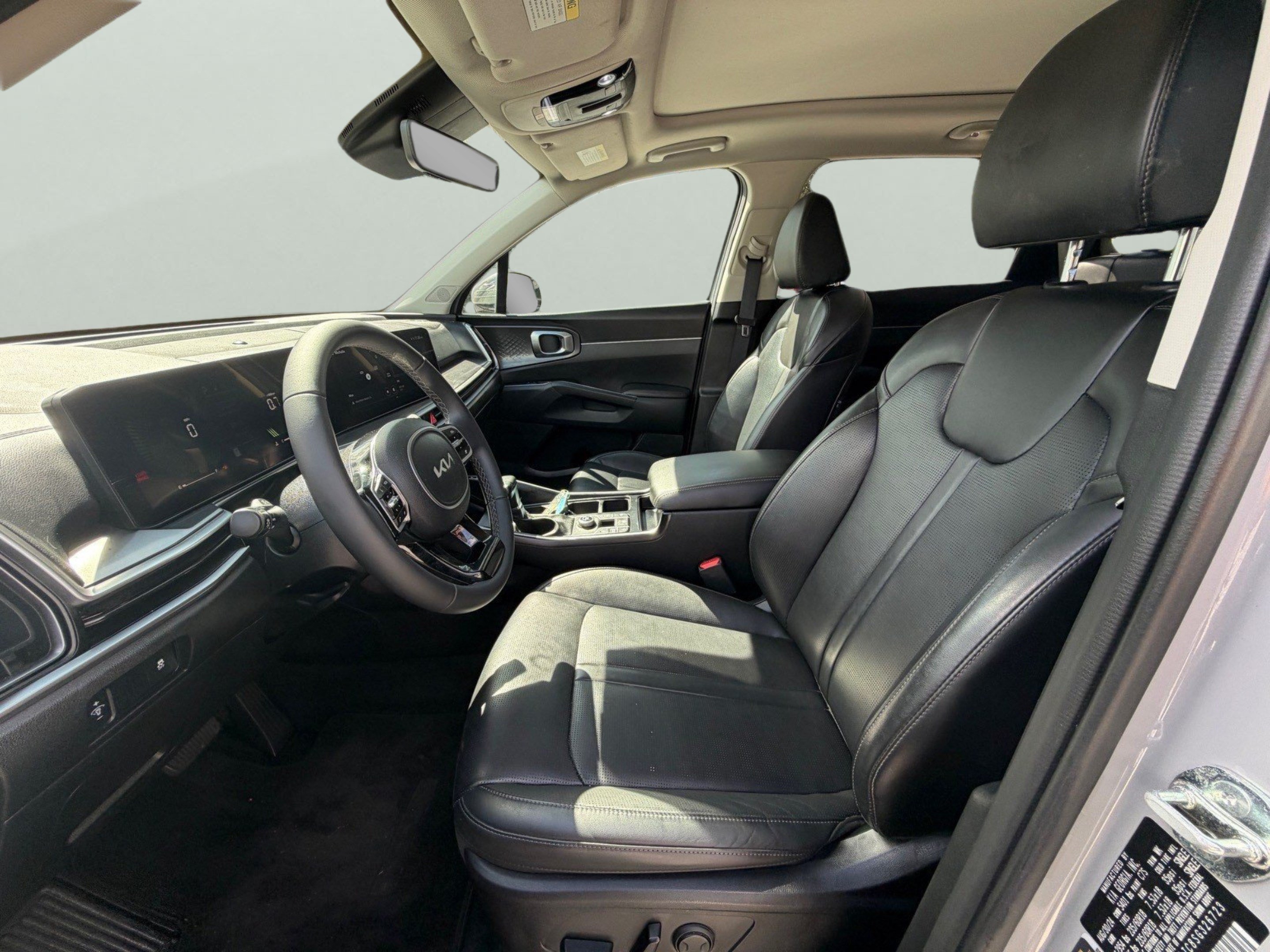 Certified 2025 Kia Sorento S w/ Panoramic Sunroof Package FWD image 13
