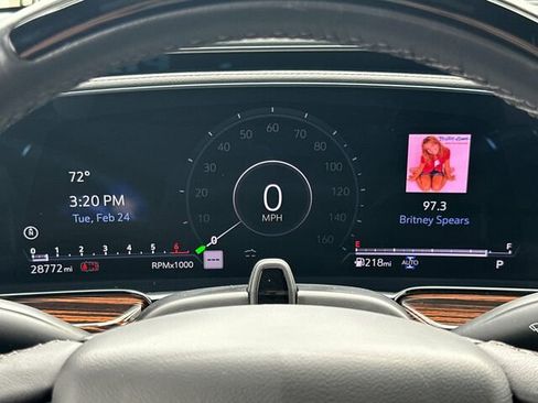 Used 2024 Cadillac Escalade Premium Luxury image 33