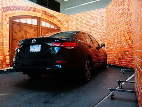 Certified 2022 Nissan Sentra SV FWD image 7