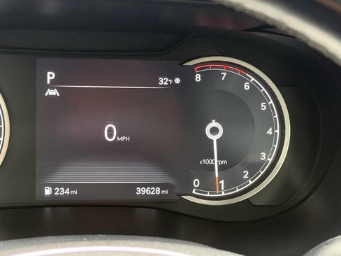 Used 2023 Genesis G70 2.0T image 24