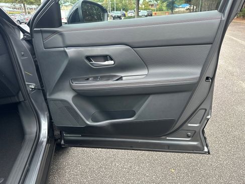 New 2026 Nissan Kicks SR image 14