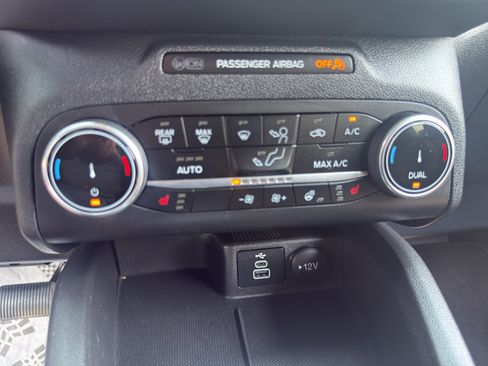 Certified 2025 Ford Escape ST-Line Select AWD/4WD image 22