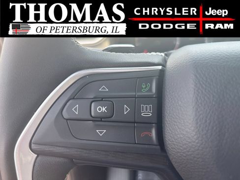 Used 2024 Jeep Grand Cherokee Altitude AWD/4WD image 13