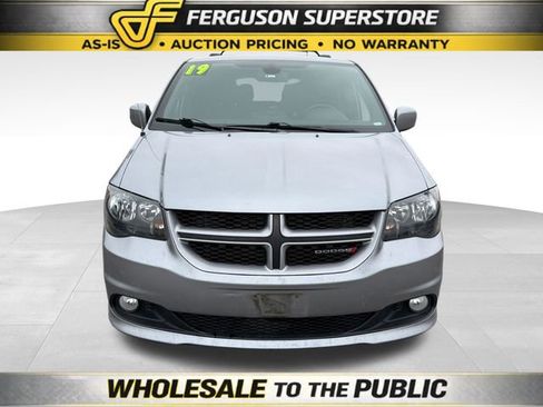 Used 2019 Dodge Grand Caravan GT FWD image 2