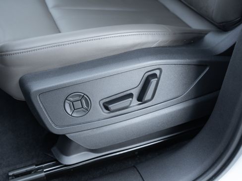Certified 2025 Audi Q5 Premium w/ Premium Plus AWD/4WD image 21