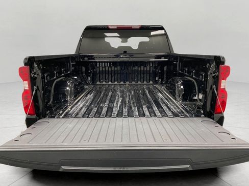 Used 2024 Chevrolet Silverado 1500 LT AWD/4WD image 7