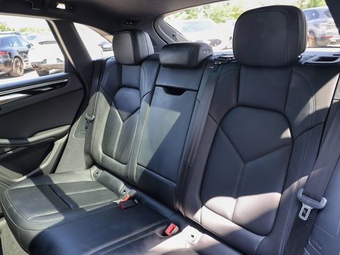 Certified 2026 Porsche Macan AWD/4WD image 34