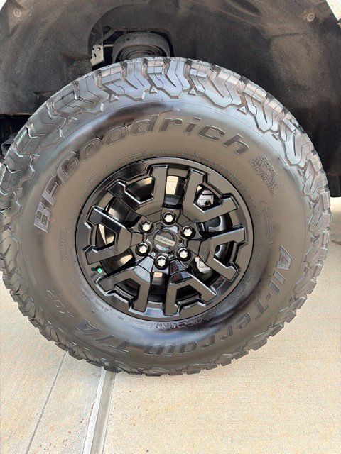 Used 2025 Ford Bronco Raptor AWD/4WD image 17