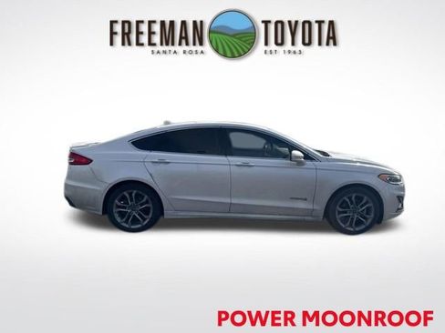 Used 2019 Ford Fusion Titanium image 4
