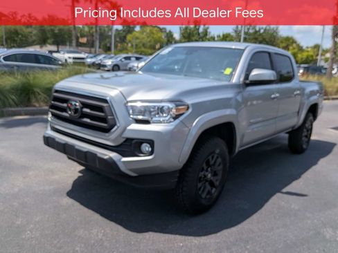 Certified 2022 Toyota Tacoma SR5 AWD/4WD image 9