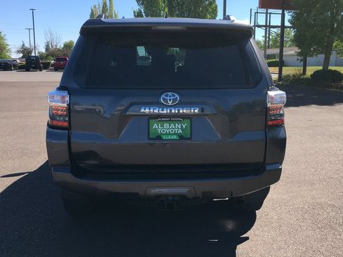 Used 2021 Toyota 4Runner SR5 Premium w/ Moonroof Package AWD/4WD image 6