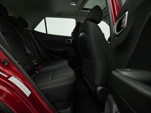 Used 2024 Hyundai Venue SEL image 34