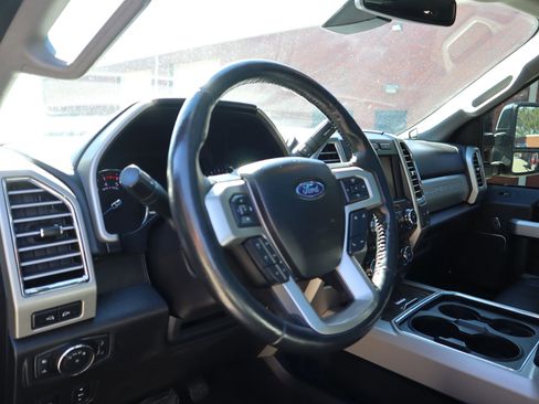 Used 2017 Ford F250 Lariat w/ Lariat Ultimate Package image 16