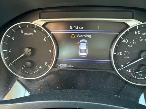 Used 2021 Nissan Altima 2.5 SR FWD image 8