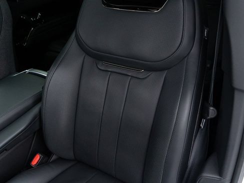 Used 2023 Land Rover Range Rover SV AWD/4WD image 18