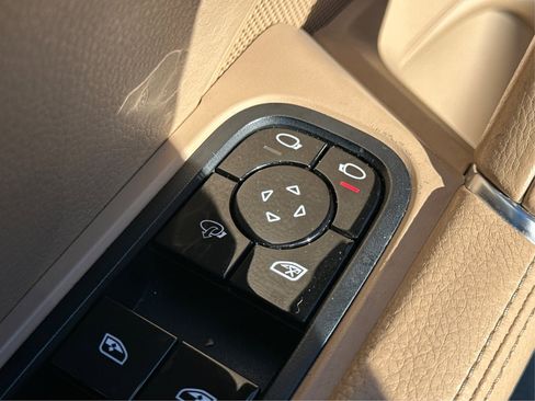 Used 2020 Porsche Cayenne image 35