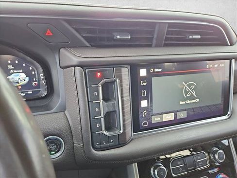 Used 2022 GMC Yukon Denali RWD image 12