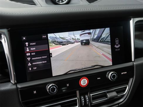 Used 2025 Porsche Macan image 23