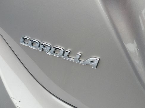 Used 2014 Toyota Corolla LE FWD image 8