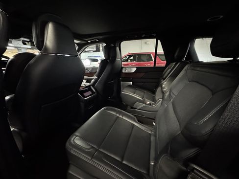 Used 2024 Lincoln Navigator Reserve AWD/4WD image 13