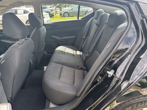 Used 2025 Nissan Altima 2.5 SV FWD image 28
