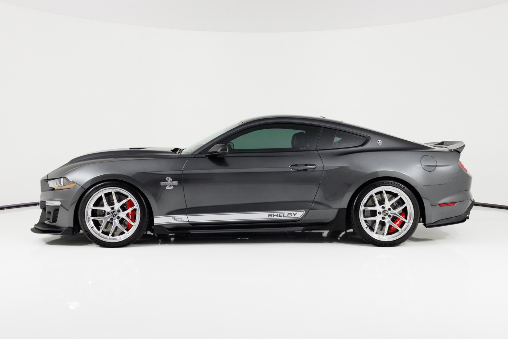 Used 2019 Ford Mustang GT Premium w/ GT Performance Package RWD image 6