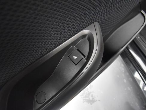 Used 2018 Chevrolet Cruze LT image 10