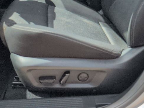 Used 2024 Nissan Rogue SV FWD image 11