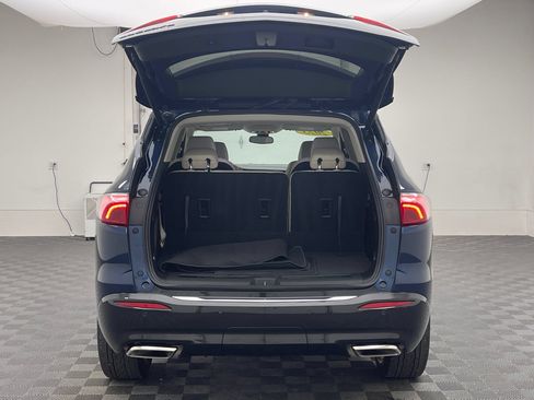 Used 2023 Buick Enclave Essence FWD image 9