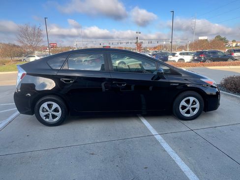 Used 2013 Toyota Prius One image 8