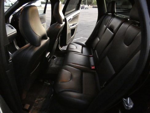 Used 2016 Volvo XC60 T6 Platinum image 41