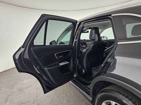 Used 2024 Mercedes-Benz GLC 300 4MATIC image 16