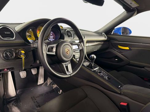Used 2023 Porsche 718 Boxster Spyder RWD image 32