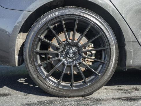 Used 2023 Genesis G70 2.0T image 15