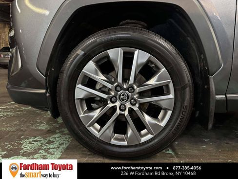 Used 2019 Toyota RAV4 Limited w/ Advanced Technology Package AWD/4WD image 9