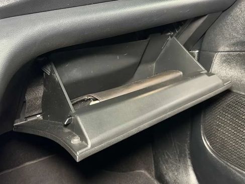Used 2018 Chrysler Pacifica Touring Plus w/ S Appearance Package FWD image 33