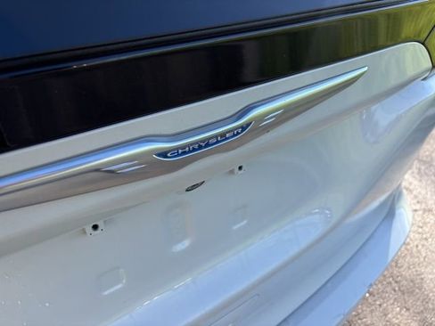 Used 2017 Chrysler Pacifica Touring w/ Tire & Wheel Group FWD image 46