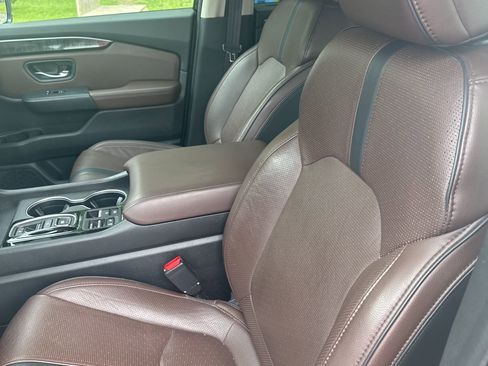 Used 2023 Honda Pilot Elite image 16