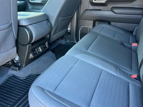 Used 2022 Chevrolet Silverado 1500 LT AWD/4WD image 12