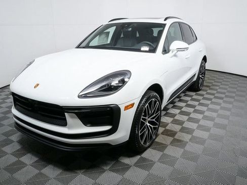 Certified 2026 Porsche Macan AWD/4WD image 1