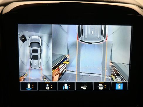 Used 2023 Chevrolet Traverse RS image 22