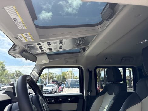 Used 2025 INEOS Grenadier AWD/4WD image 5